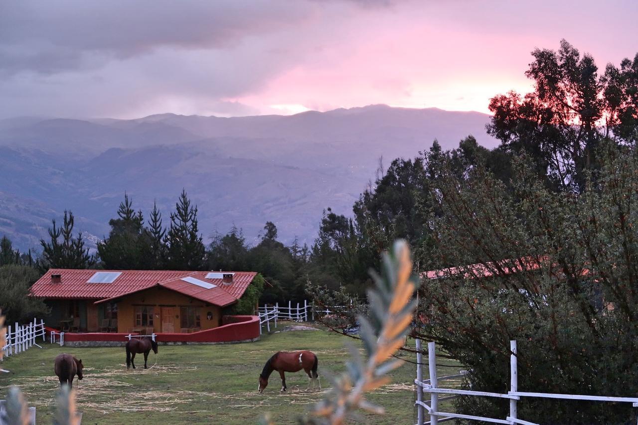 The Lazy Dog Inn A Mountain Lodge Уарас Экстерьер фото